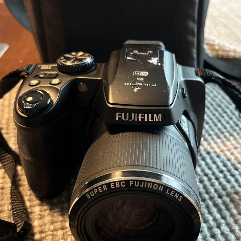 Fujifilm Finepix S9450w 50x Zoom 4.3-215/16 MP Black W/ Bag